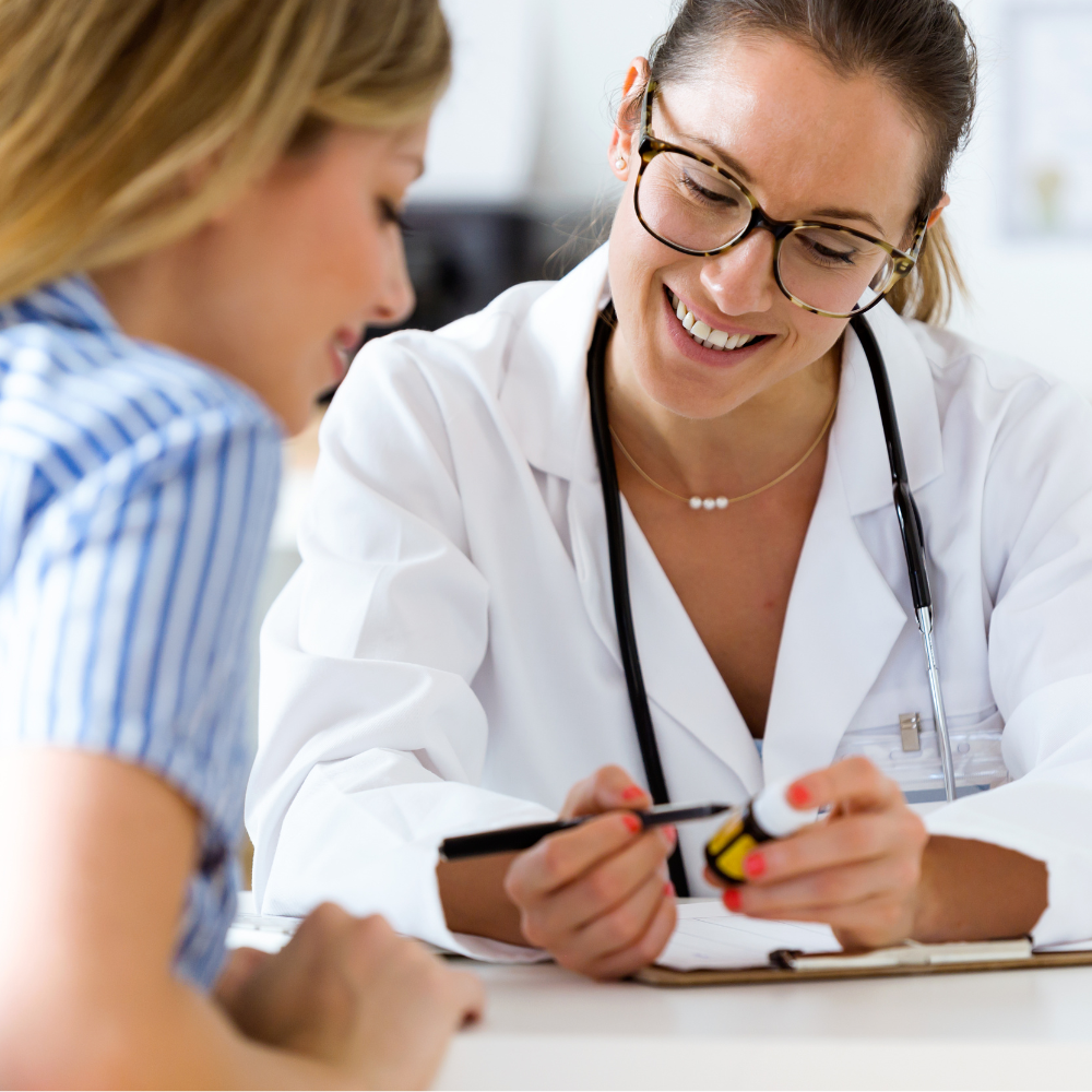 Echange d'une patiente avec son médecin sur le dépistage des IST