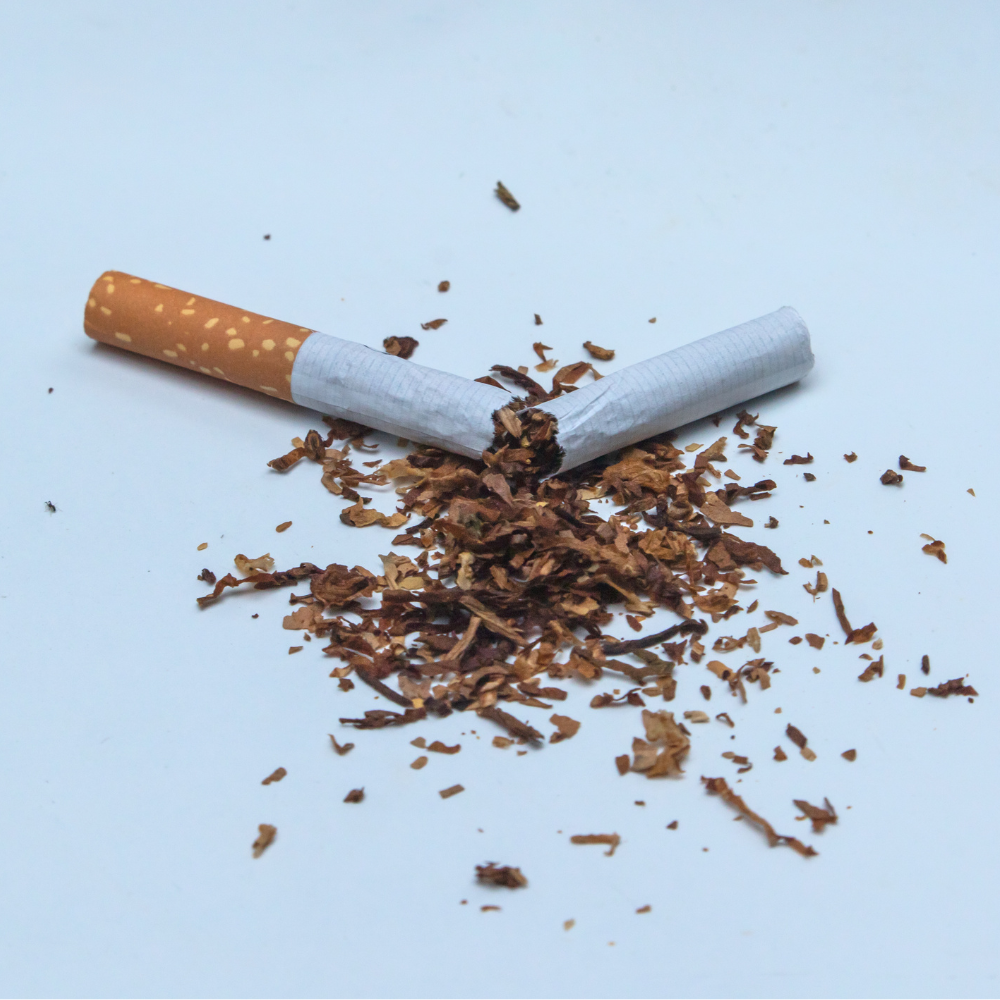 cigarette coupée en 2 pour symboliser l'arrêt de fumer chez les jeunes